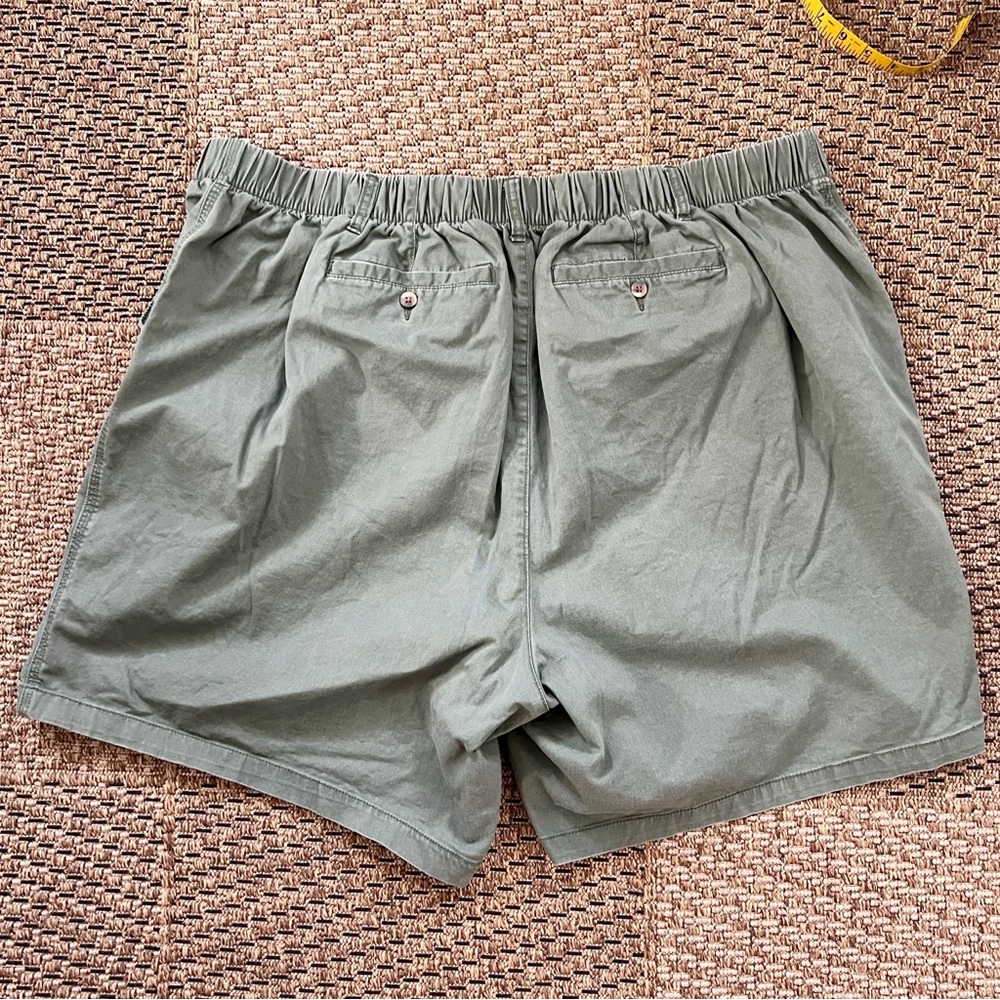 Old Navy Plus Size Everyday Twill Shorts in Army Green - Size 3X - Picture 2 of 4